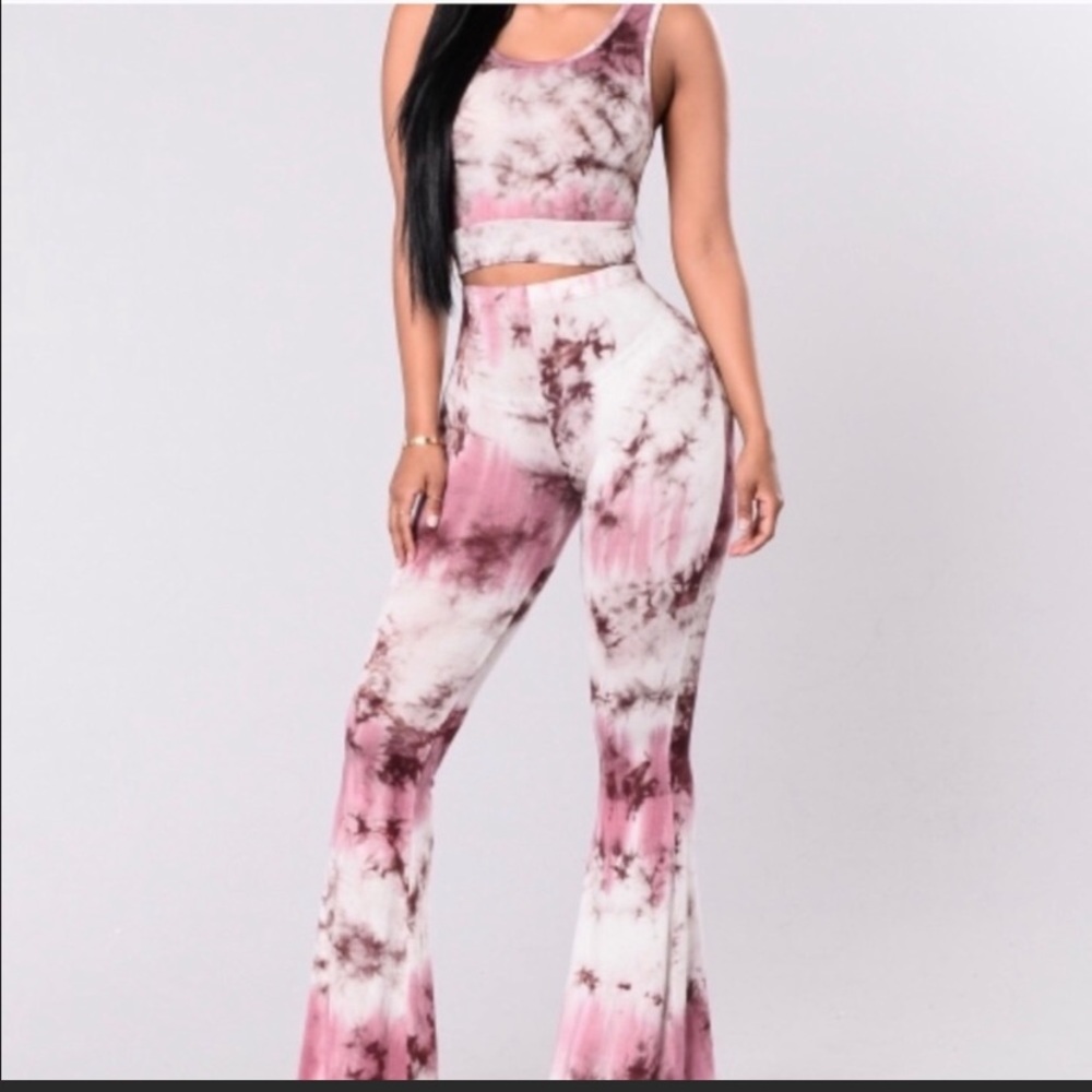 Fashion nova flare pants (ti dye)